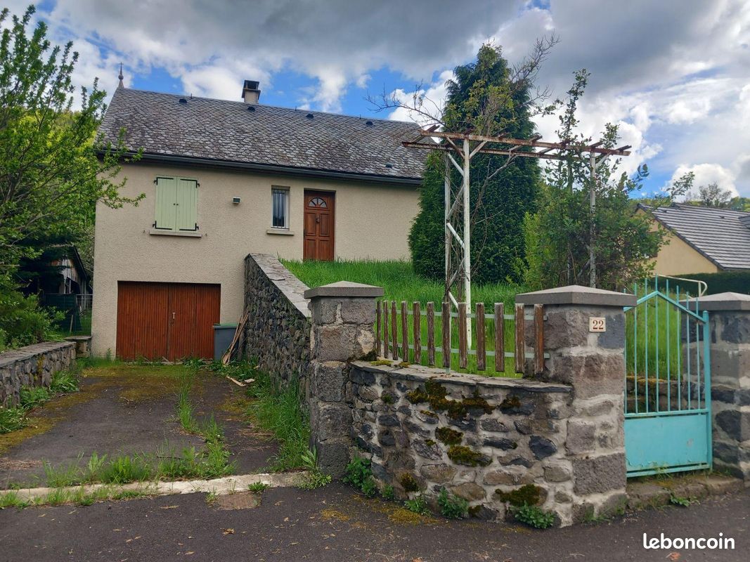 Maison 5 pièces 98 m² · à La Chapelle-d'Alagnon · 98 m² · 190 600 €