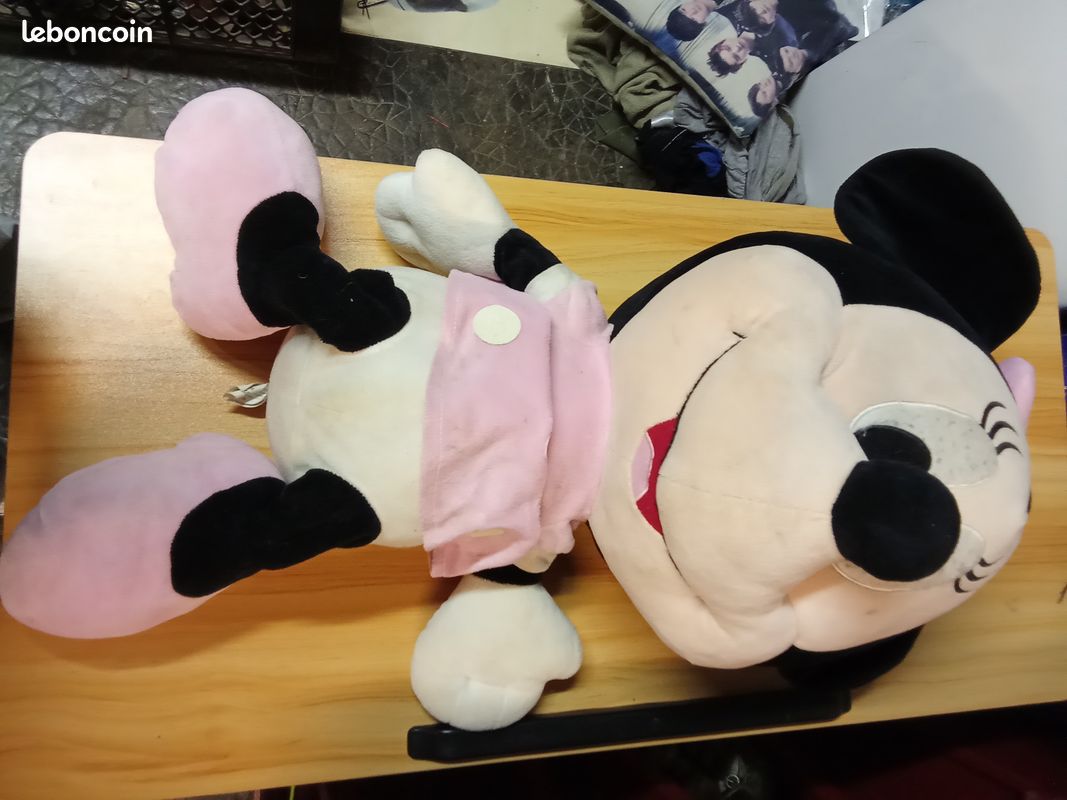 Vend Peluche Disney Minnie H 60 CM (image 1)