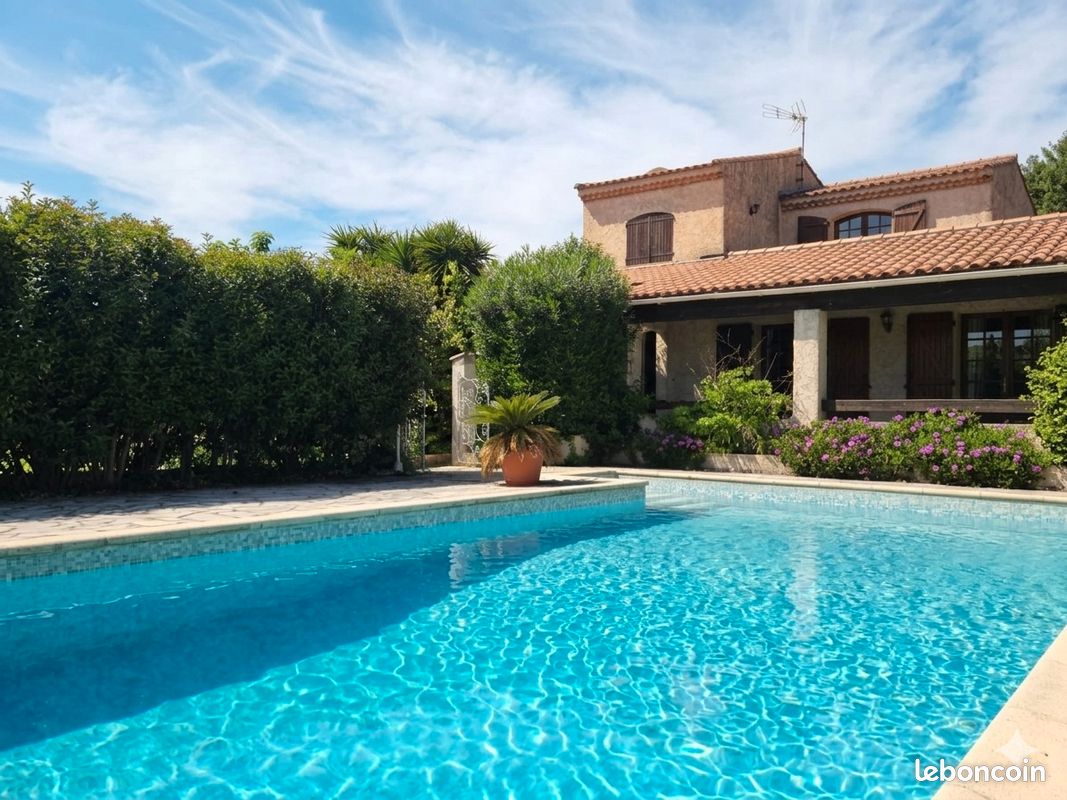 Maison 5 pièces 122 m² · à Marignane · 122 m² · 440 000 €