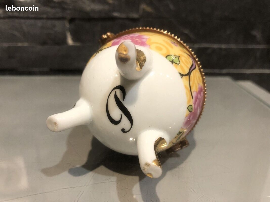 Œuf En Porcelaine Cerclé Or - Boîte à Bijoux Vintage - Collection