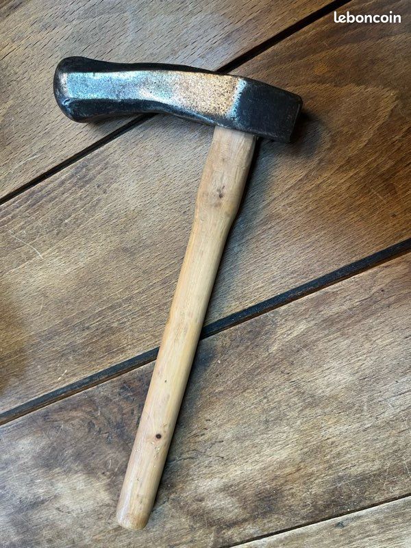 Marteau à emboutir forgé (image 1)