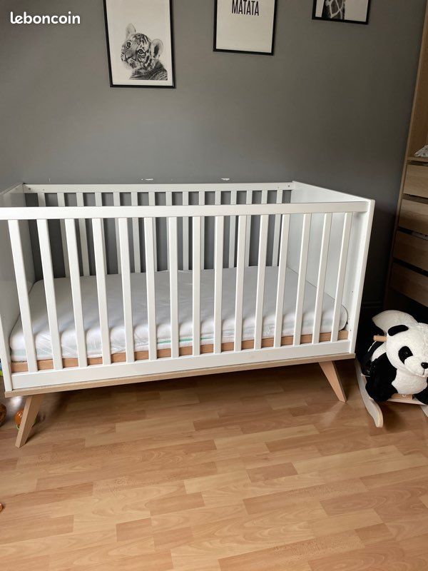 Lit bébé à barreau (image 1)