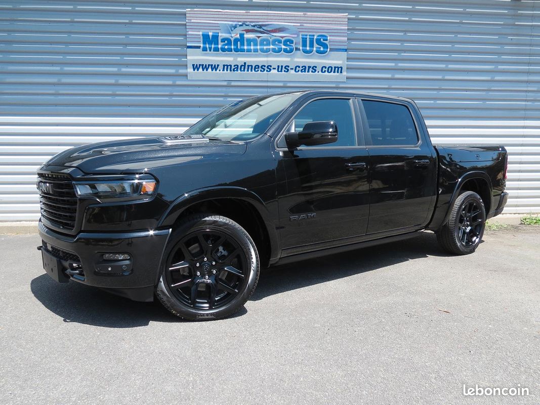 Dodge Ram 1500 Laramie Night Edition 2026 (image 1)