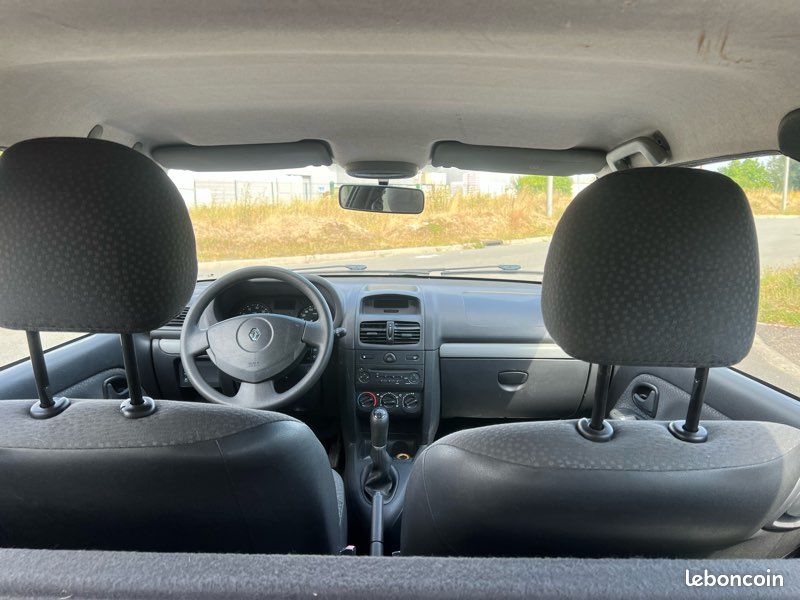 Renault clio 2 1.5 dci 65 cv société (image 3)
