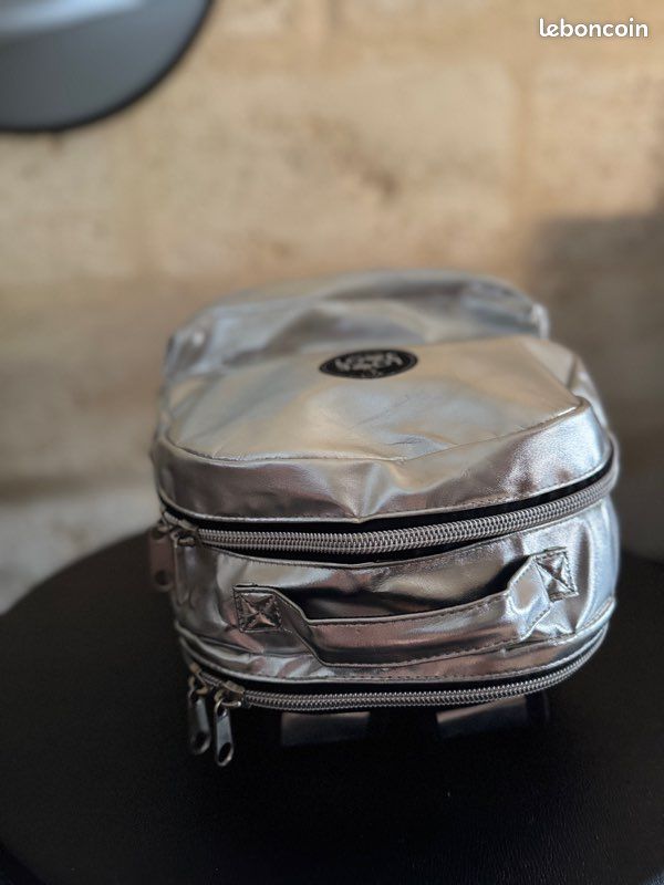 Sac à dos argenté + trousse assortie – Prêt pour une rentrée 2026 pleine de style (image 3)
