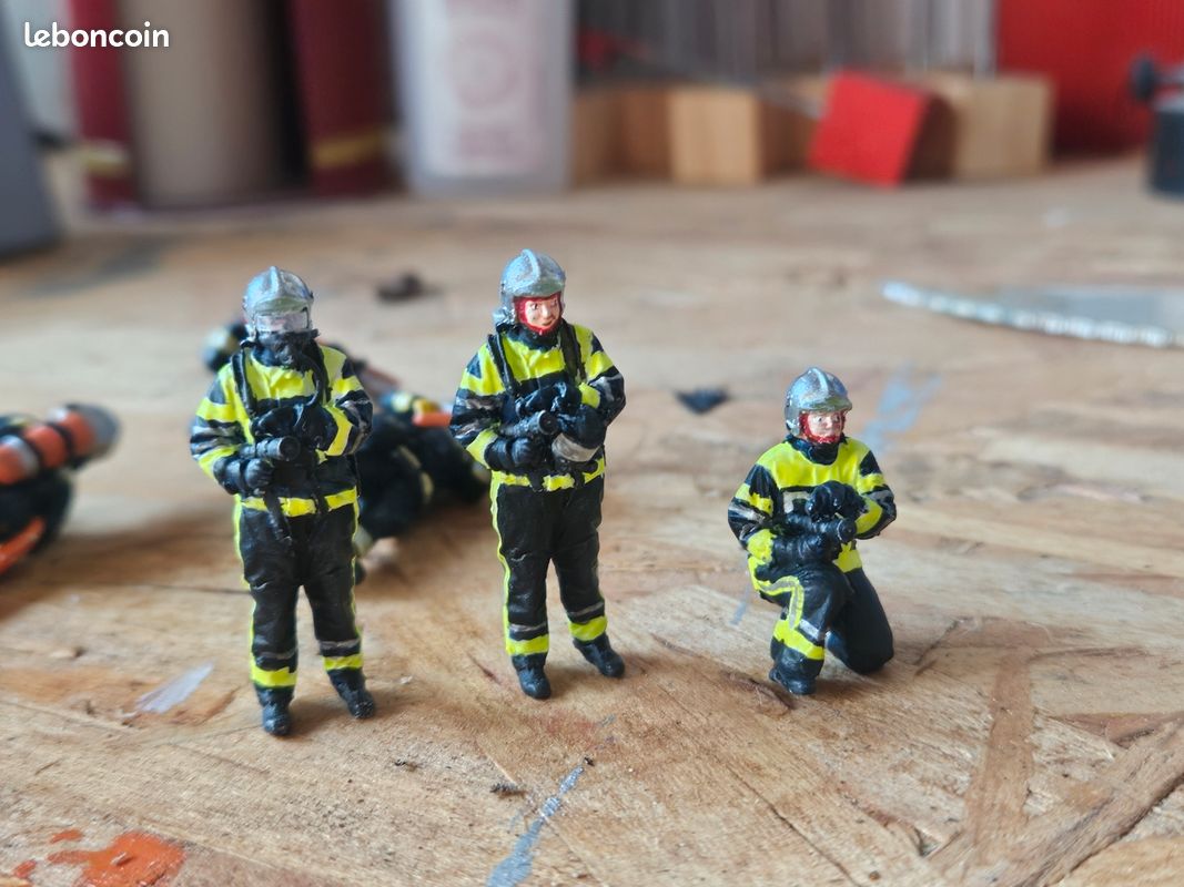 Figurine pompier personnalisée 3D | Modélisée en France Figurine pompier personnalisée 3D | Modélisée en France
