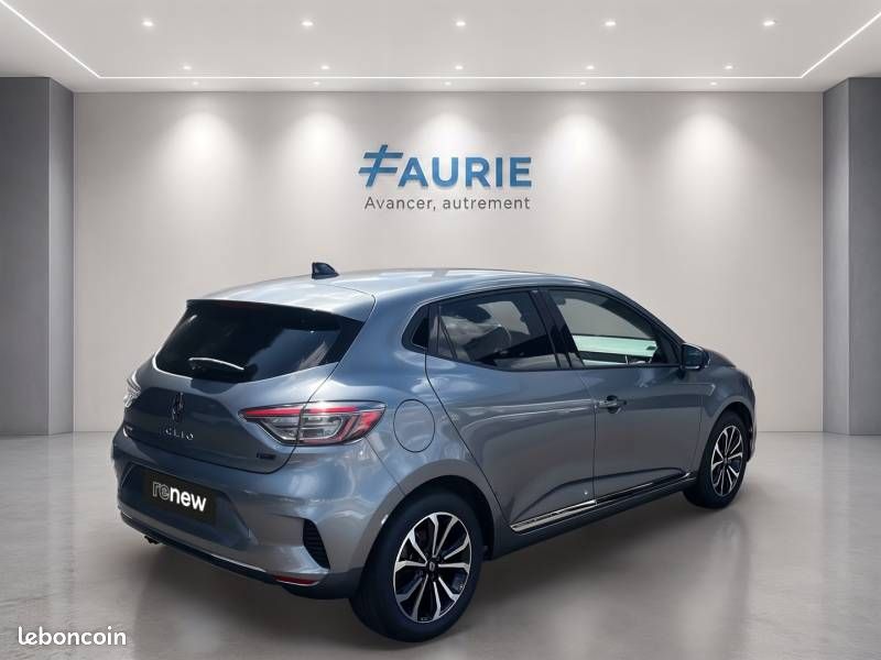 Renault Clio E-Tech full hybrid 145 ch GSR2 Techno (image 5)
