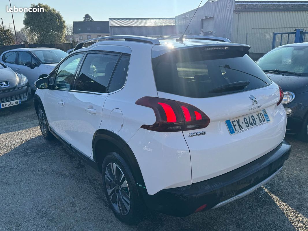 Peugeot 2008 (image 6)