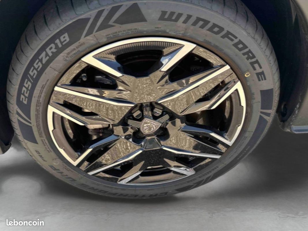 Peugeot 5008 Hybrid 145ch Allure e-DCS6 (image 23)