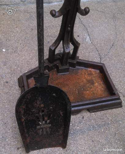 Serviteur de cheminée ancien en fonte et fer forgé (image 2)