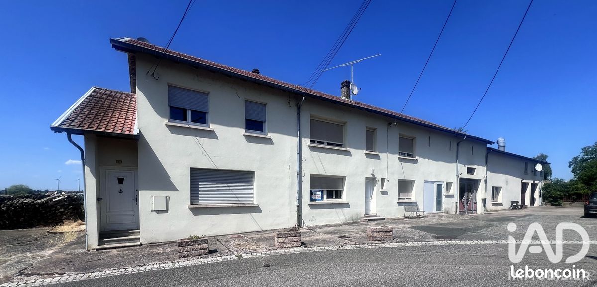 Maison 11 pièces 700 m² · à Insming · 700 m² · 280 000 €