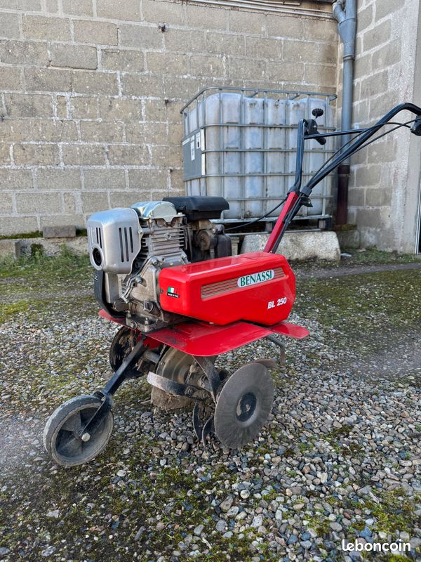 Motobineuse (image 1)