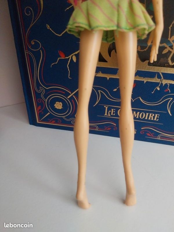 Poupée Stella School Girl saison 3 Écolière Winx Club Mattel RARE 2008 (image 2)