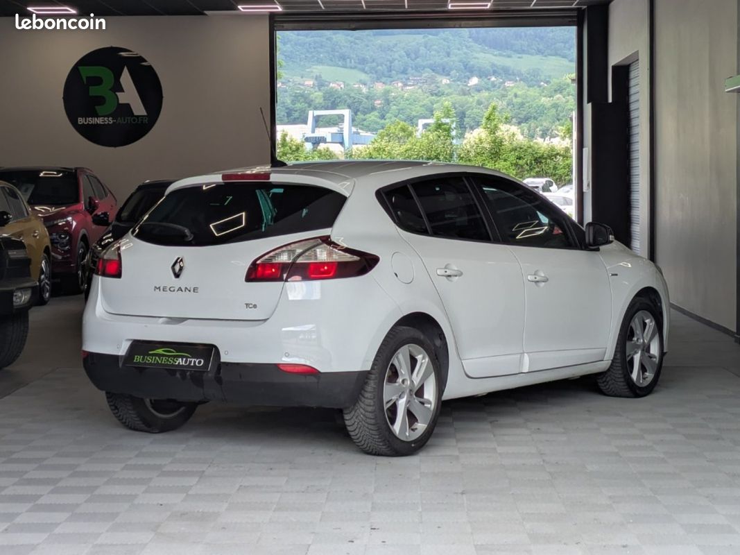 RENAULT MEGANE III BERLINE TCE 130cv Energy eco2 Limited / GPS / Bluetooth / Crit'air 1 (image 9)