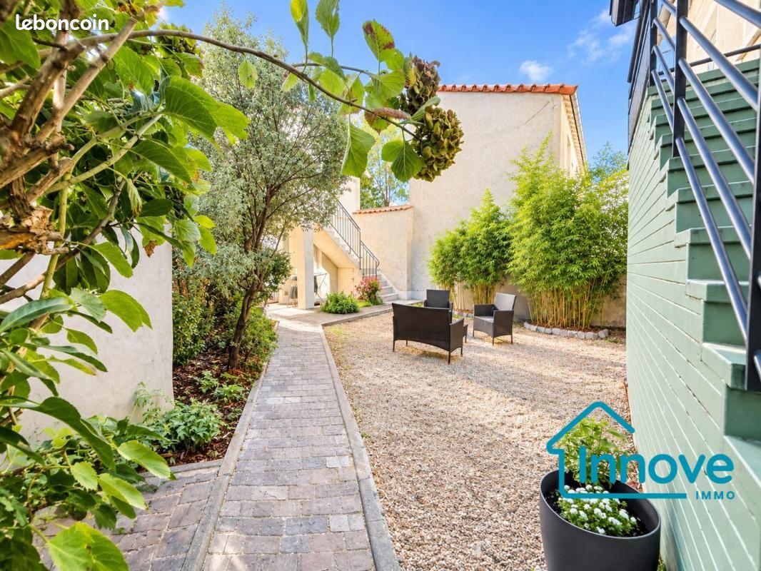 Appartement 7 pièces 106 m² · à Versailles · 106 m² · 599 000 €