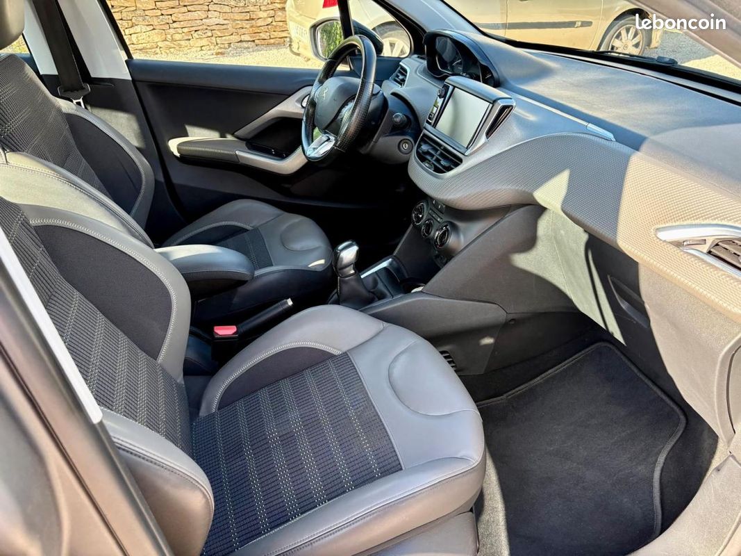 PEUGEOT 208 1.6 BlueHDi S&S - 100 ch Pack Lime Yellow Active PHASE 2 (image 20)