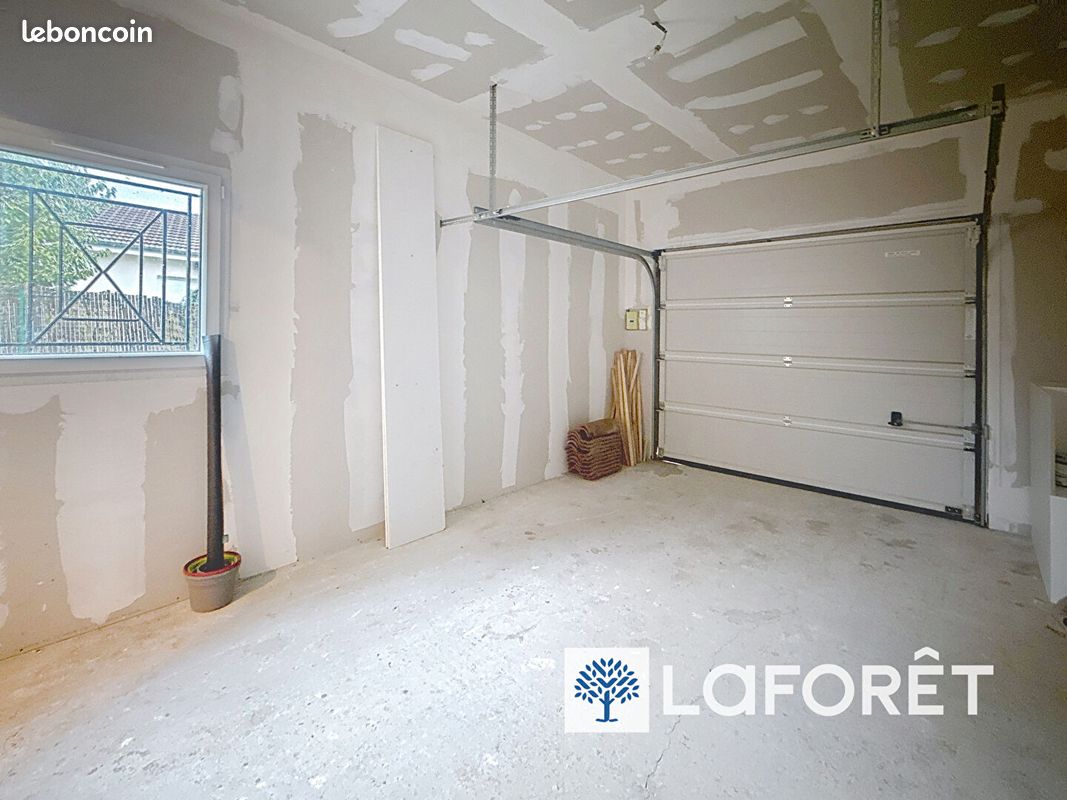 Maison a louer - 5 pièce(s) - 129 m2 - Surfyn