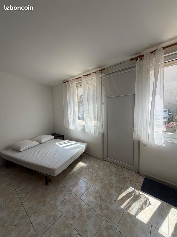 1 pièce - 34 m² - Salon-de-Provence 13300 - Quartier proche centre ville (image 3)