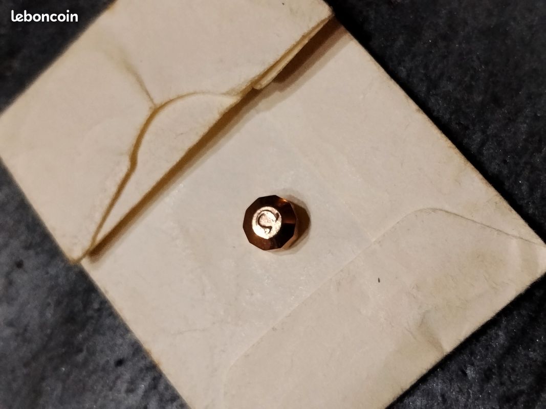 MONTRE COURONNE REMONTOIR PLAQU E OR DOR E