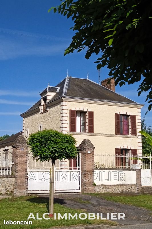 Maison 4 pièces 161 m² · à Mauves-sur-Huisne · 161 m² · 348 150 €