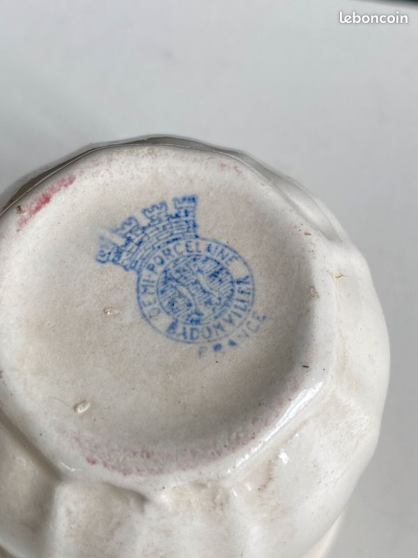 Pot à Lait Ancien Badonviller – Demi-porcelaine Blanche – Occasion