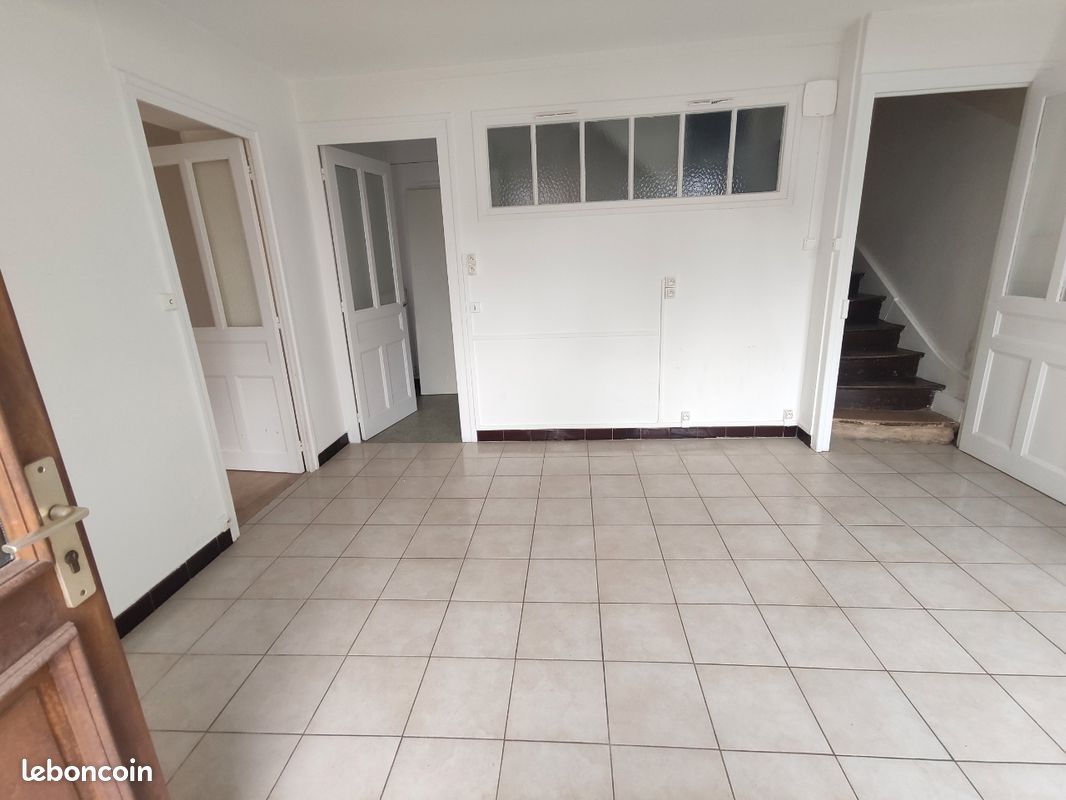 Maison 5 pièces 102 m² · à Romanèche-Thorins · 102 m² · 836 €
