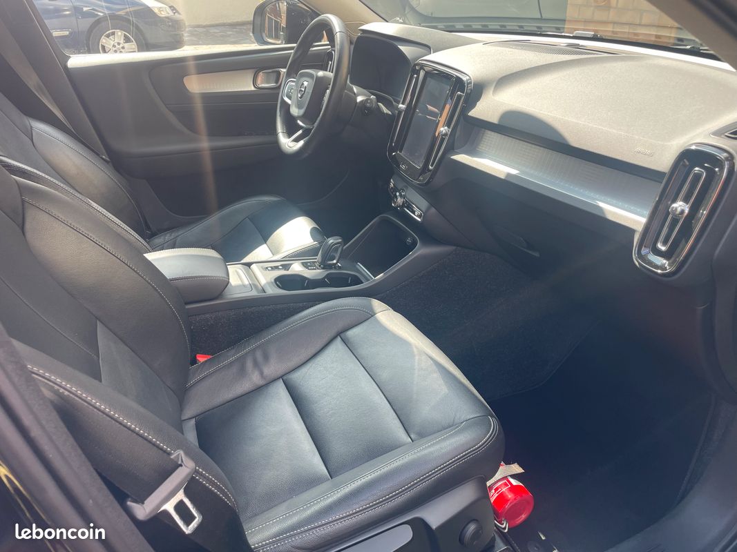 Volvo XC40 T3 Momentum (image 3)