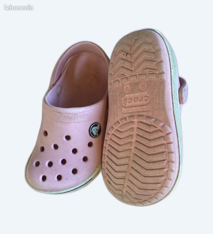 Crocs taille 8 - 9. 2 euros (image 1)