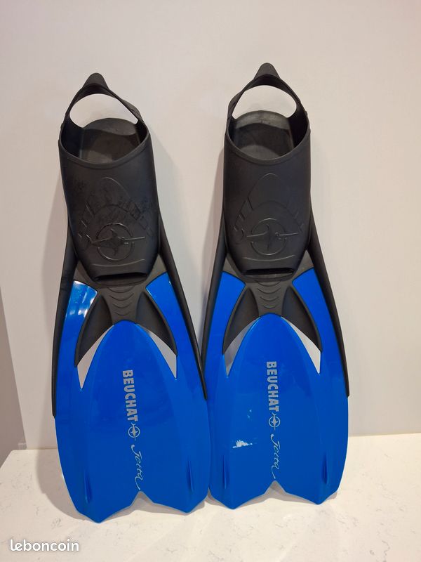 Vends palmes BEUCHAT taille 32-35 (image 1)