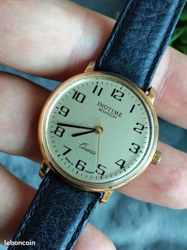 Montre Homme Besançon Classique - Cadran Argenté, Bracelet Cuir Noir, Quartz