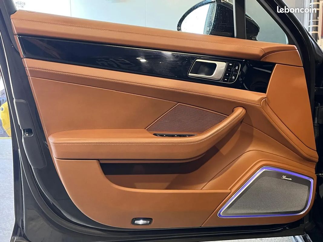 PORSCHE Panamera 462ch 4 E-Hybrid - 2019 - Toit ouvrant - Suivi complet (image 21)