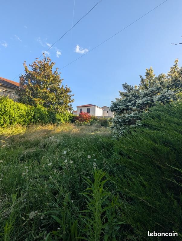 Terrain 695 m² Grigny Sur Rhone · à Grigny-sur-Rhône · 145 000 €