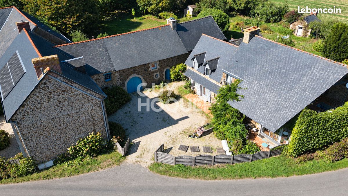 Maison 12 pièces 490 m² · à Pleine-Fougères · 490 m² · 550 000 €