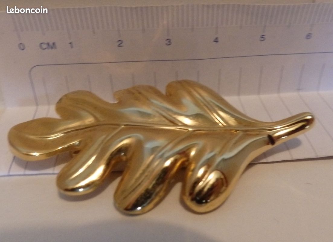 Des pendentifs et des broches (image 5)
