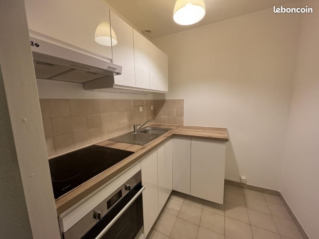 Appartement 35 m² · à Grenoble · 35 m² · 589 €