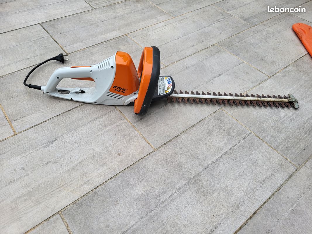 Taille haie STIHL HSE 42 (image 1)