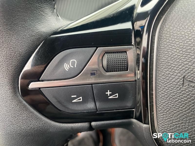 Peugeot 208 e-208 136ch Style (image 21)