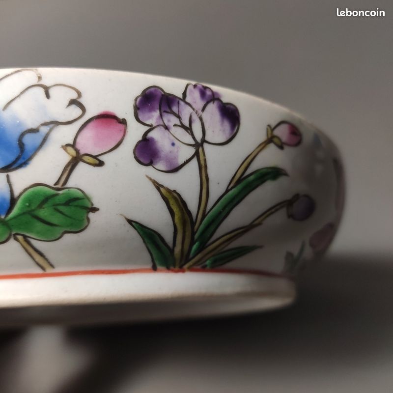 Boîte couverte ancienne en porcelaine polychrome - Décor Floral - Style Famille Rose (image 9)