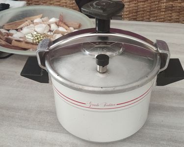 COCOTTE MINUTE SEB 6 Litres - Vintage - Occasion - Rouge/Bordeaux -Seb - EUR 88,00 - FR