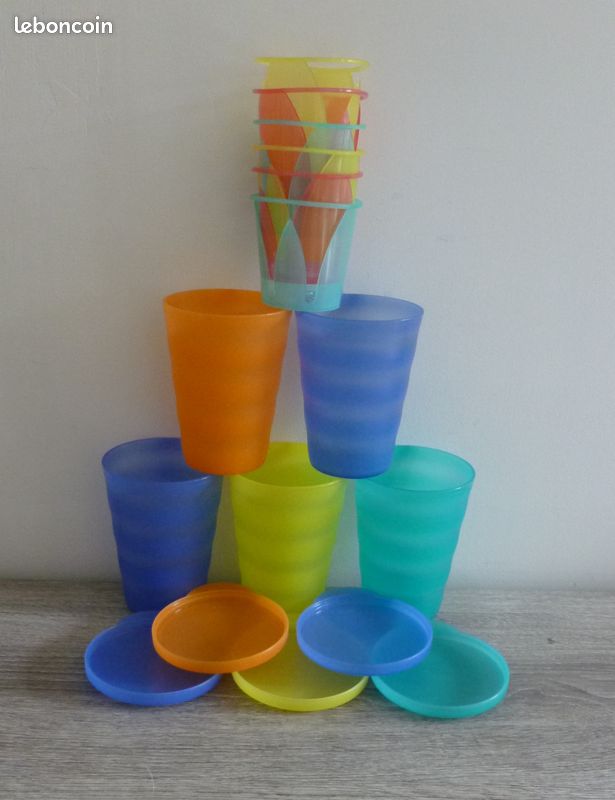 5 gobelets avec couvercles - TUPPERWARE (image 1)