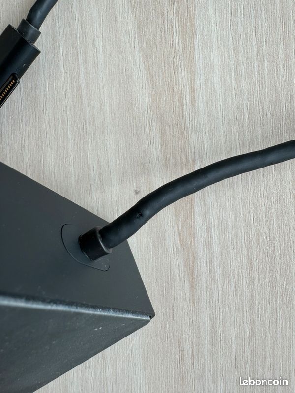 Surface dock 1 (image 4)