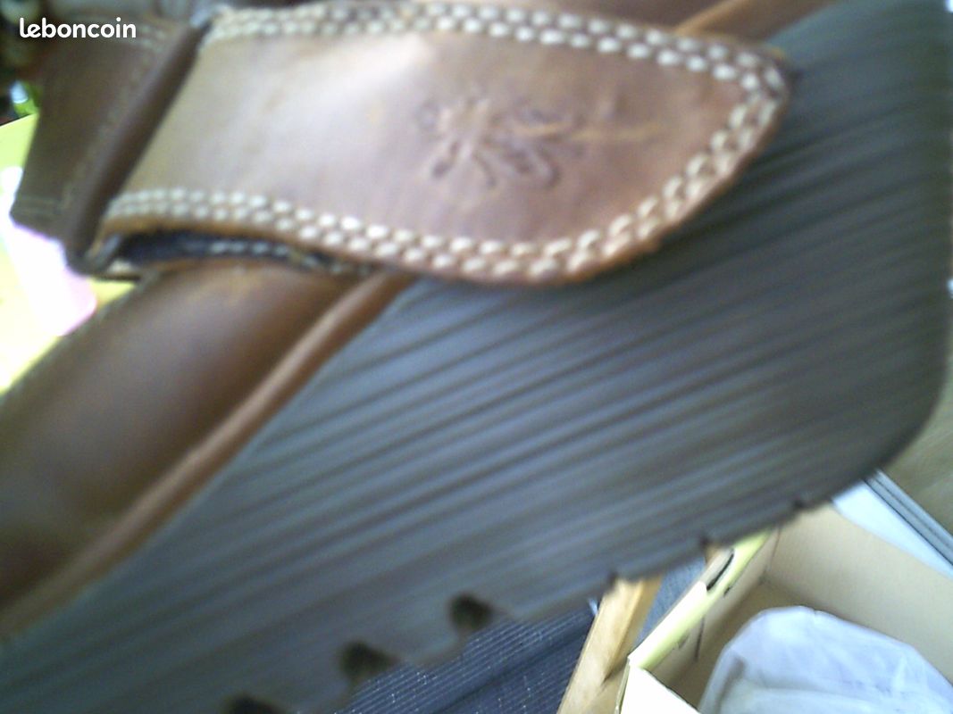 Chaussures en cuir fly london modéle Yag (image 10)
