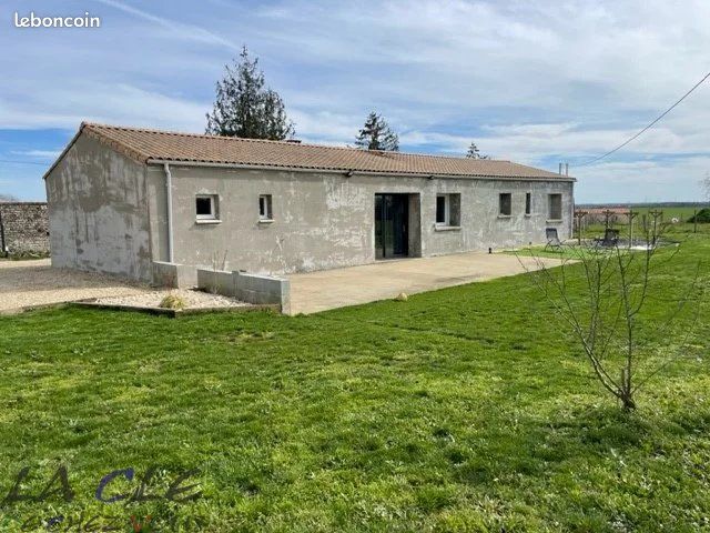 Maison 6 pièces 122 m² - Coulonges-sur-l'Autize 79160 (image principale 0)