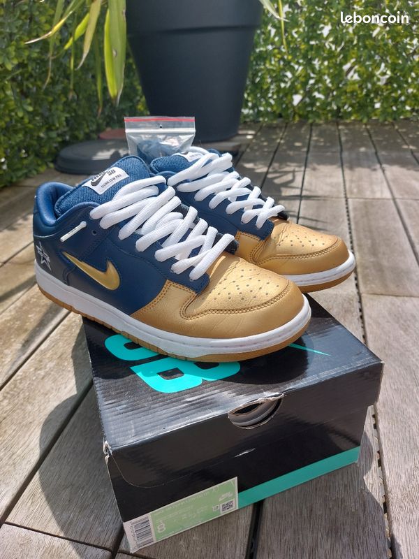 Nike SB Dunk Low Supreme Jewel Chaussures