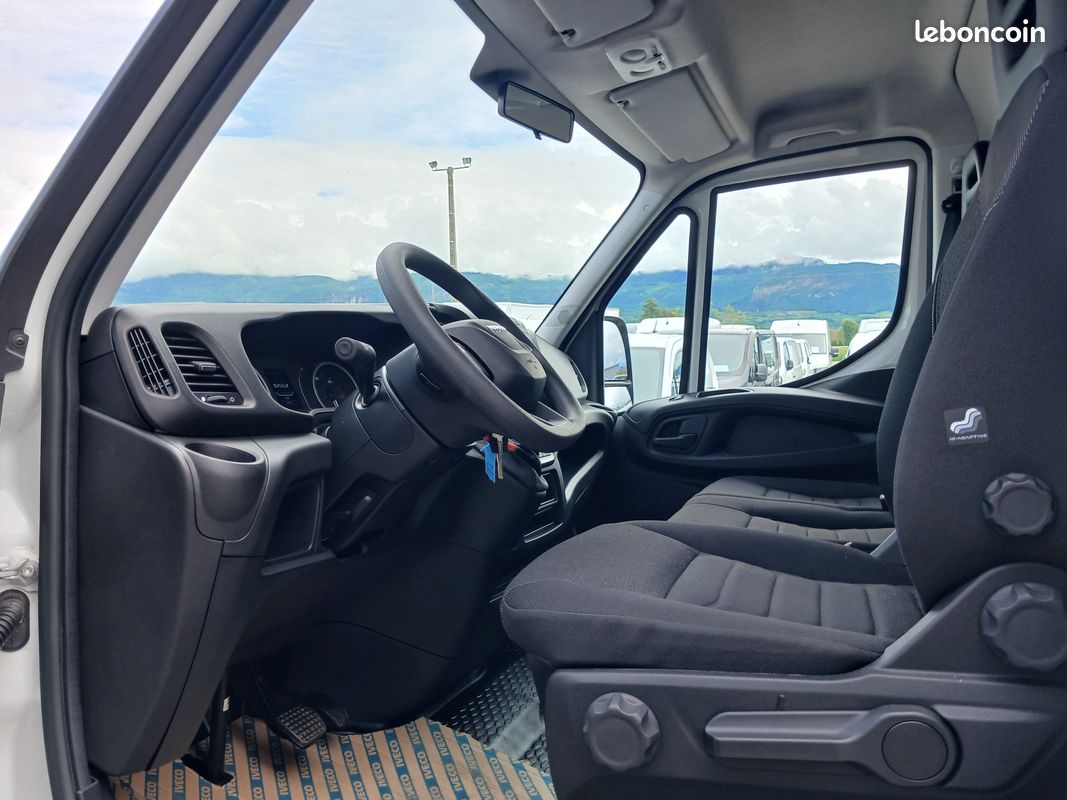 50800 e ht iveco daily 35c18 bva8 hi-matic 180 cv ccb 22m3 + capucine porte laterale (image 3)