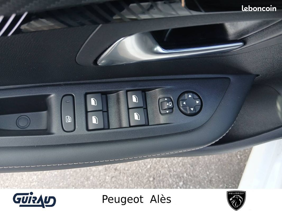 PEUGEOT 208 PureTech 100 S&S BVM6 Allure (image 12)