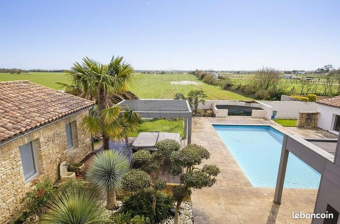 Propriété 7 pièces 330 m²