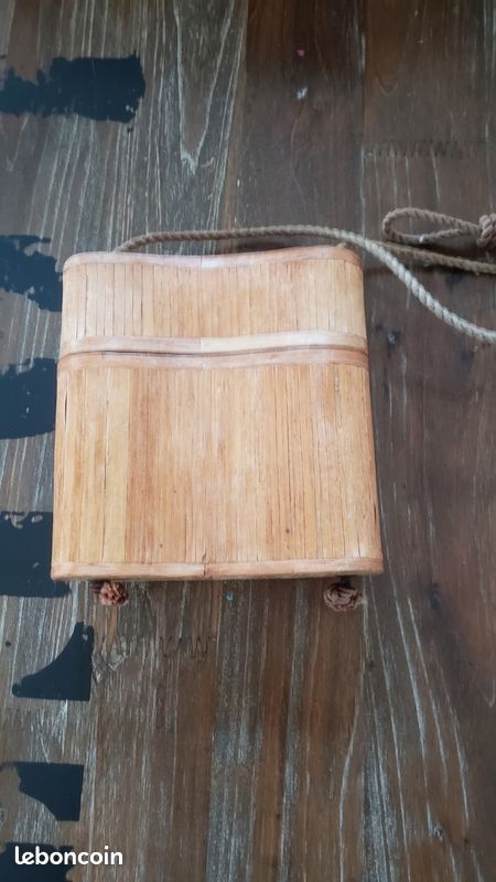 Boîte en bambou avec cordon (image 2)