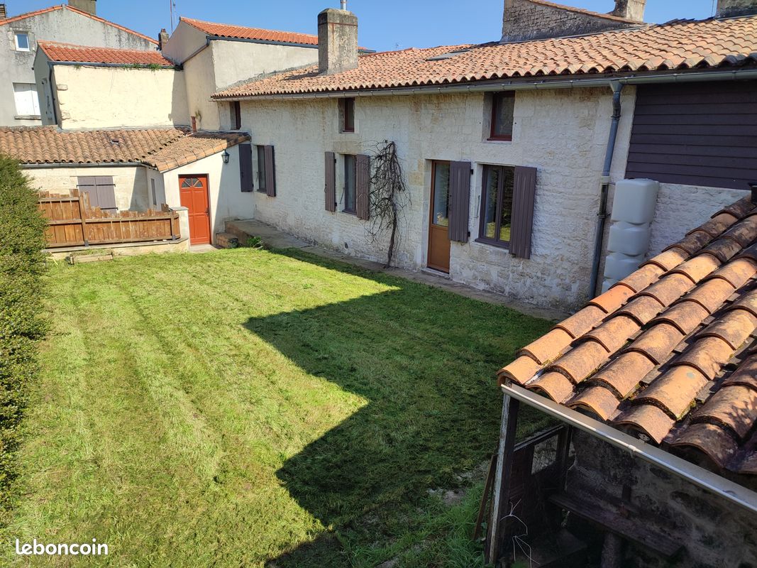 Maison 4 pièces 90 m² · à Chauray · 90 m² · 830 €