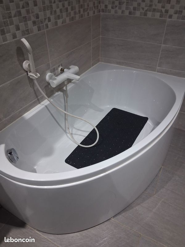 Bagnoire asymetrique (image 1)